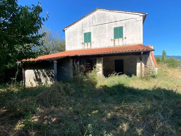 pentavano in vendita a Cortona in zona Vallone