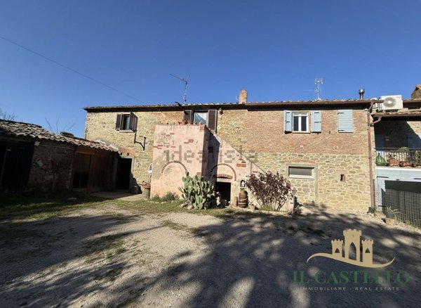casa indipendente in vendita a Cortona in zona Ossaia