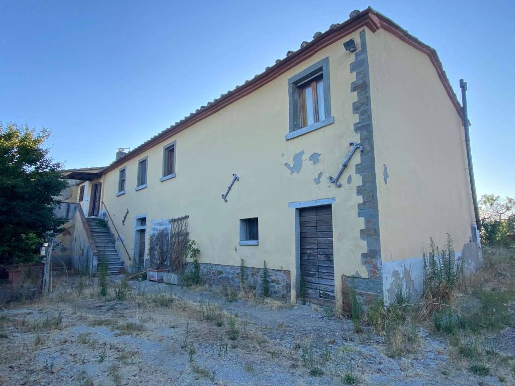 casa indipendente in vendita a Cortona in zona Terontola