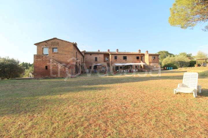 ufficio in vendita a Cortona in zona Montecchio