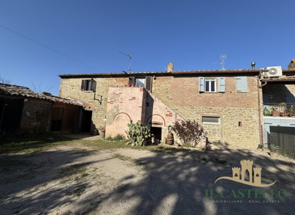 casa indipendente in vendita a Cortona in zona Ossaia