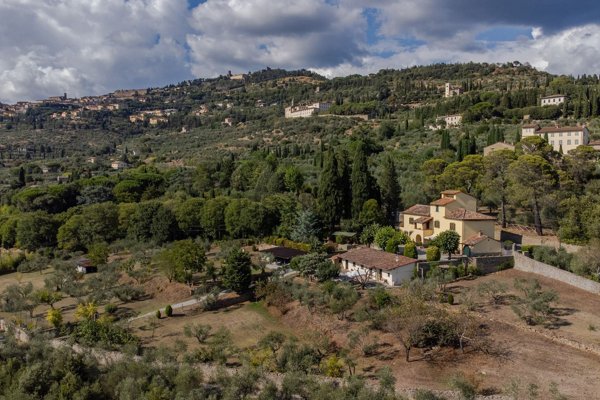 casa indipendente in vendita a Cortona in zona Casale