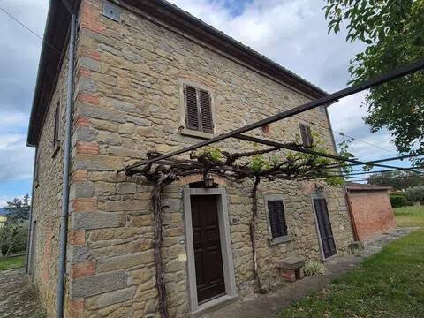 casa indipendente in vendita a Cortona