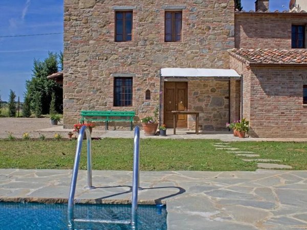 casa indipendente in vendita a Cortona in zona Montecchio