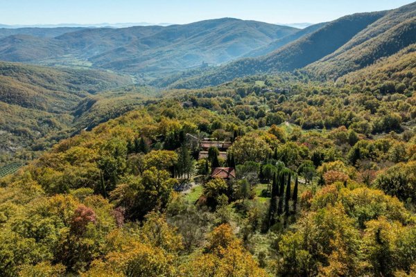 casa indipendente in vendita a Cortona in zona Pierle