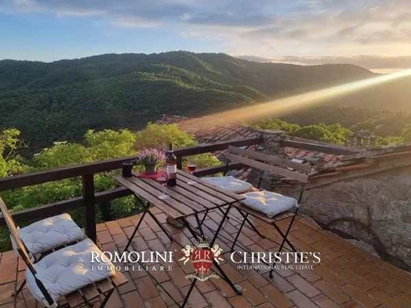 casa indipendente in vendita a Cortona in zona Casale