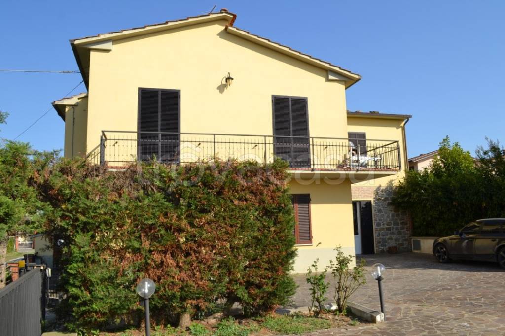 casa indipendente in vendita a Cortona in zona Fratta