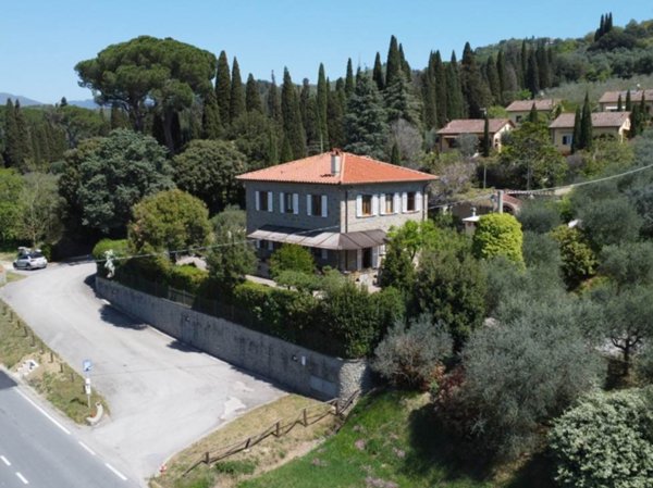 casa indipendente in vendita a Cortona in zona Riccio