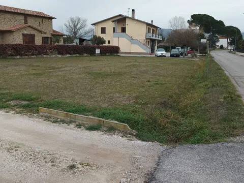 casa indipendente in vendita a Cortona