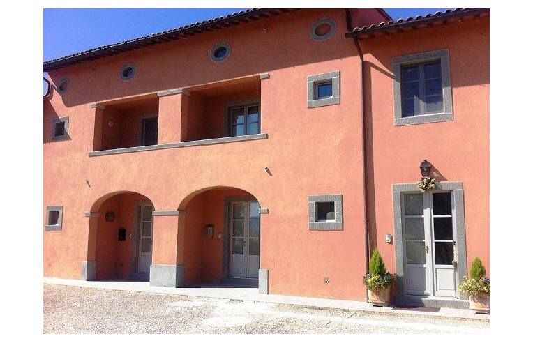casa indipendente in vendita a Cortona in zona Montecchio