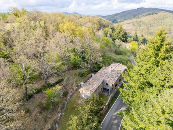 casa semindipendente in vendita a Cortona