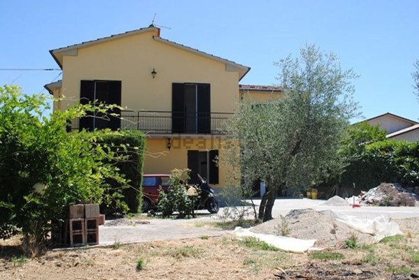 casa indipendente in vendita a Cortona in zona Fratta