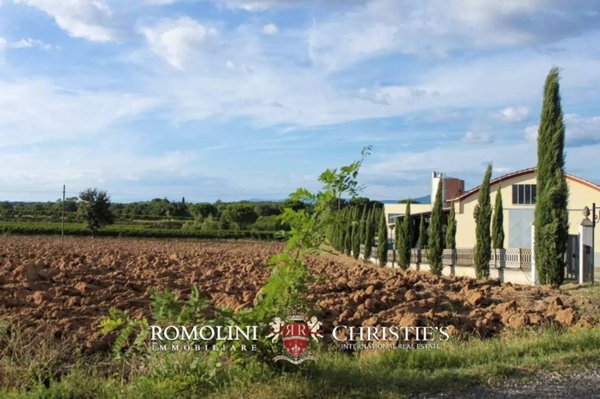 casa indipendente in vendita a Cortona