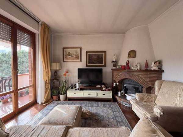 appartamento in vendita a Cortona in zona Camucia