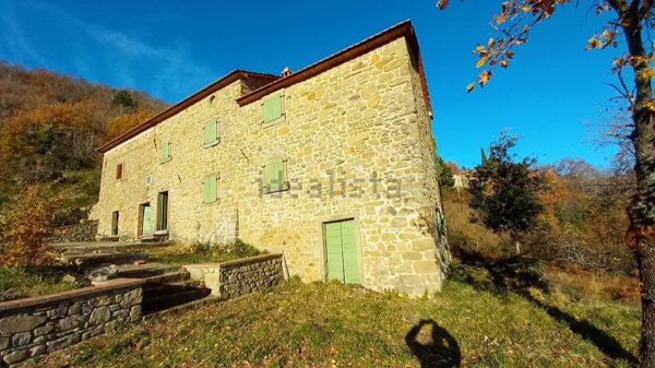 casa indipendente in vendita a Cortona in zona Poggioni