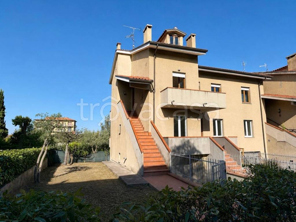 appartamento in vendita a Cortona in zona Camucia