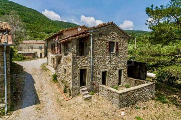 casa indipendente in vendita a Cortona in zona Casale