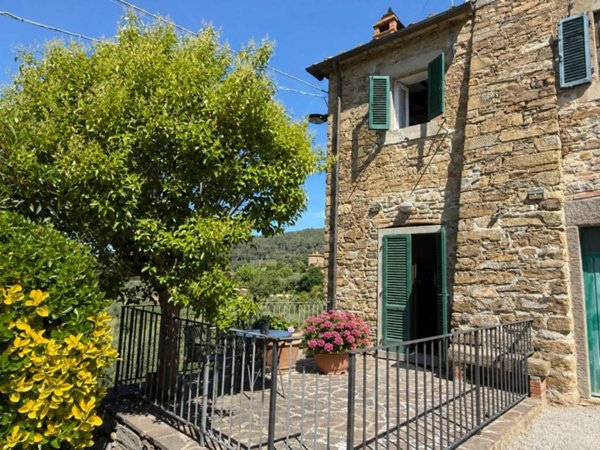 casa indipendente in vendita a Cortona in zona Casale