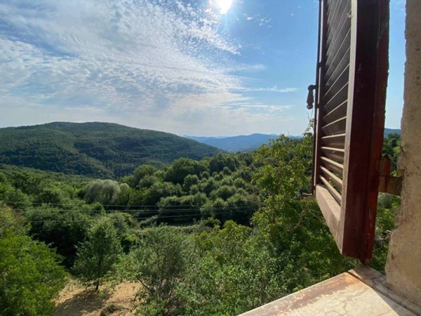 casa indipendente in vendita a Cortona in zona Casale