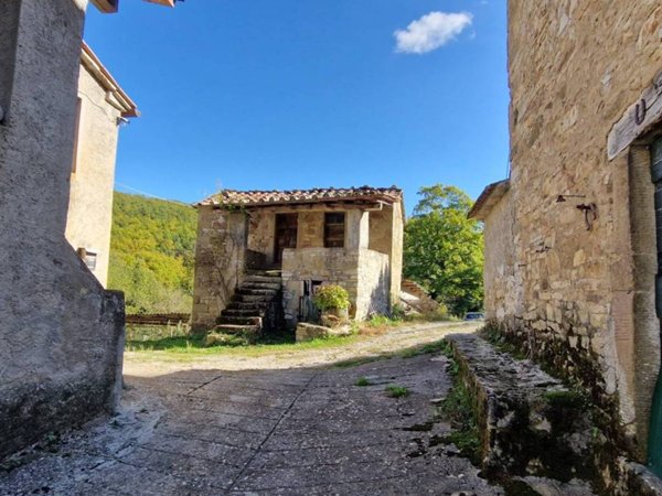 casa indipendente in vendita a Cortona in zona Casale