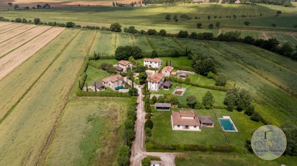 casale in vendita a Cortona in zona Casale