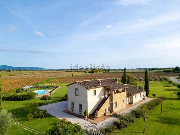 casale in vendita a Cortona