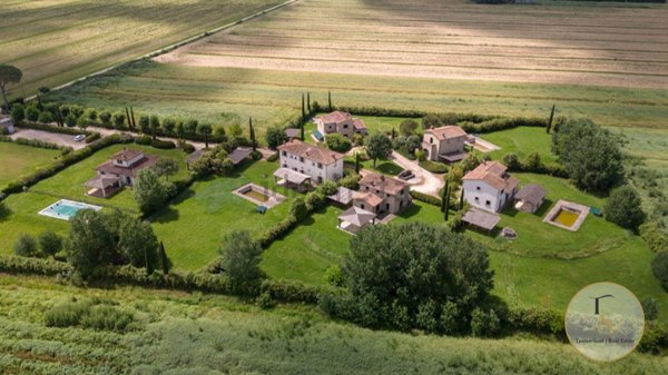 casale in vendita a Cortona in zona Casale