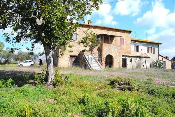 casale in vendita a Cortona in zona Montecchio
