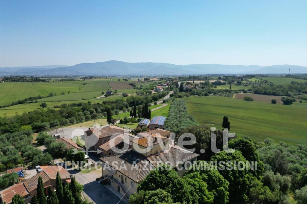 casa indipendente in vendita a Cortona in zona Casale