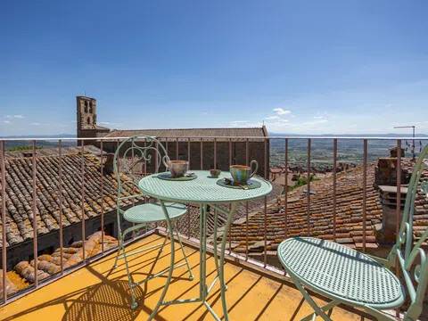casa indipendente in vendita a Cortona