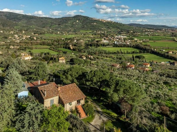 casa indipendente in vendita a Cortona in zona San Pietro a Cegliolo