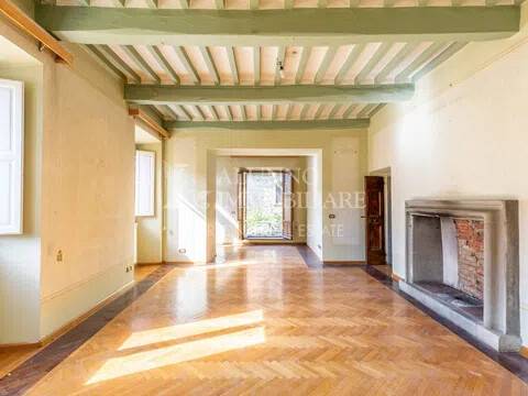 casa indipendente in vendita a Cortona