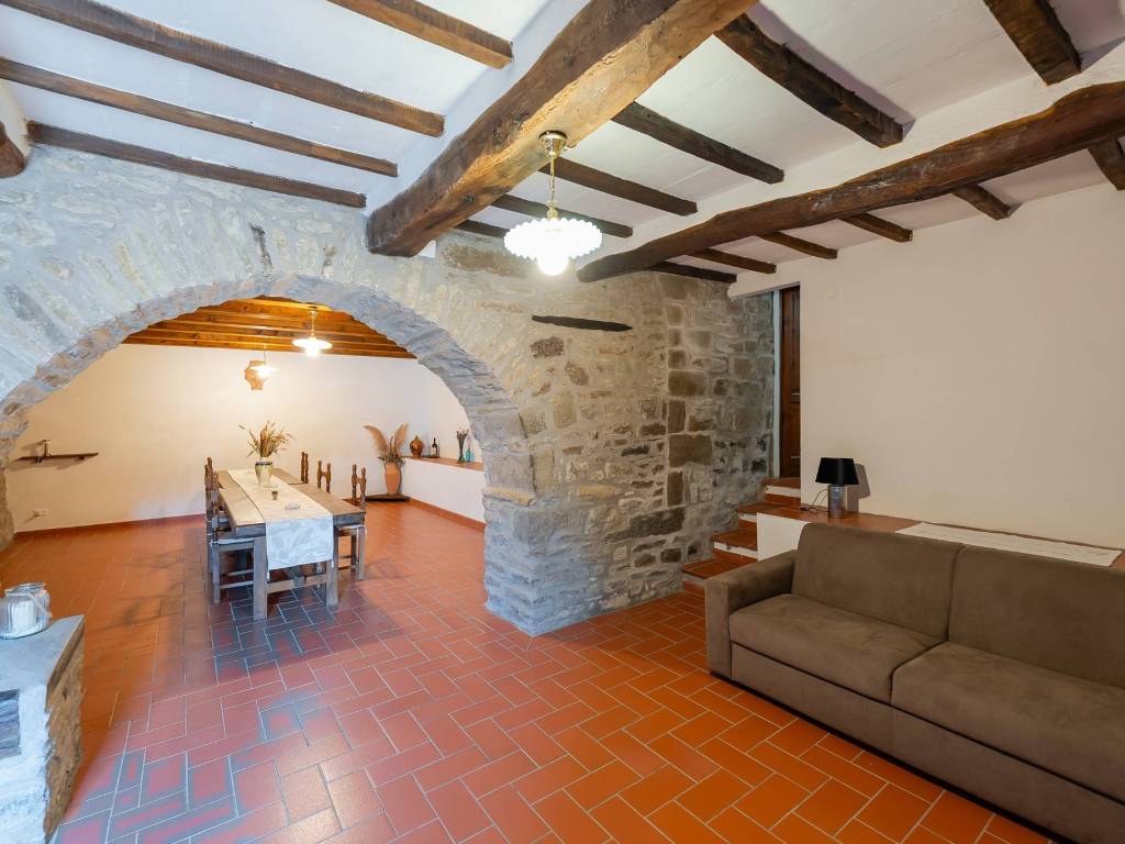 casa indipendente in vendita a Cortona in zona Casale