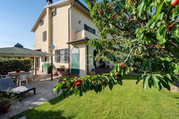 casa indipendente in vendita a Cortona in zona Pietraia