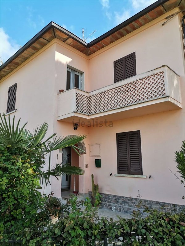 casa indipendente in vendita a Cortona in zona Chianacce