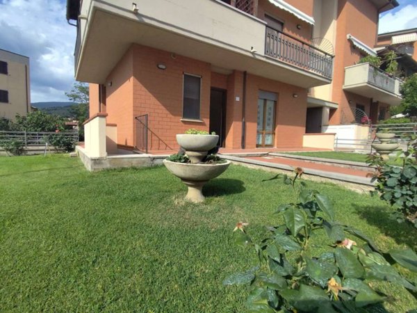 appartamento in vendita a Cortona in zona Camucia