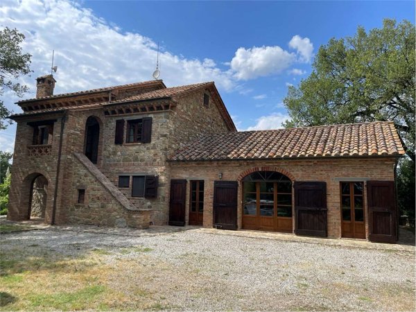 casale in vendita a Cortona in zona Casale