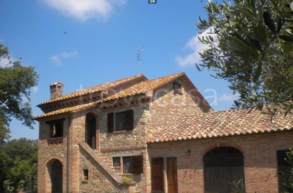 casa indipendente in vendita a Cortona in zona Casale