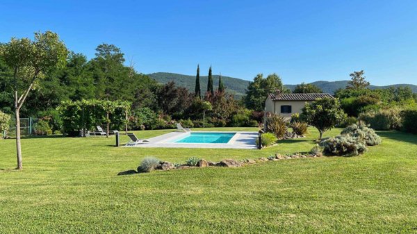 casa indipendente in vendita a Cortona in zona Casale