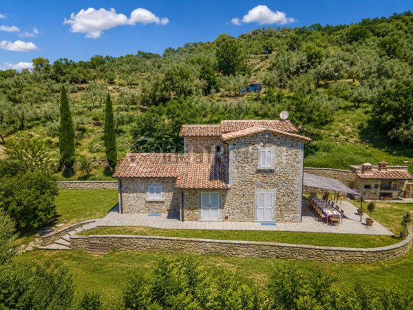 casa indipendente in vendita a Cortona in zona Casale