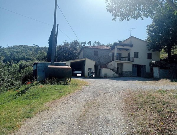 casa indipendente in vendita a Cortona in zona Terontola