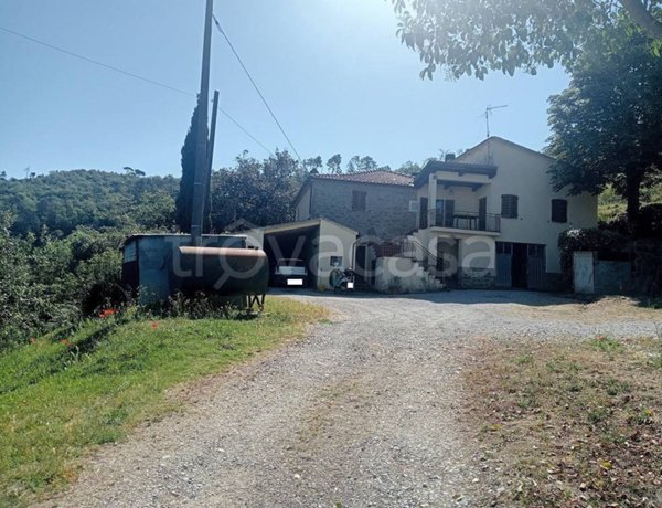 casa indipendente in vendita a Cortona in zona Terontola
