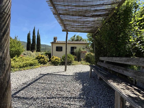 appartamento in vendita a Cortona in zona Casale