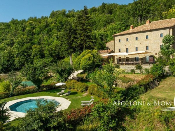 casa indipendente in vendita a Cortona