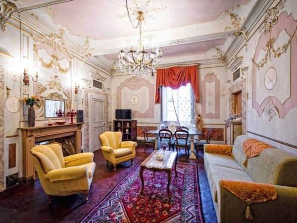 casa indipendente in vendita a Cortona