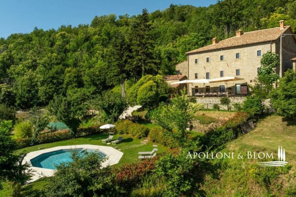 locale di sgombero in vendita a Cortona