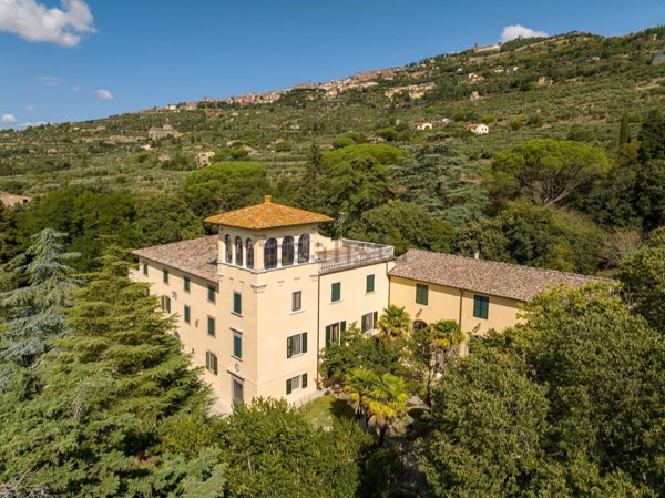 villa in vendita a Cortona
