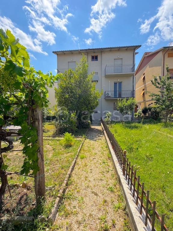 appartamento in vendita a Cortona in zona Terontola