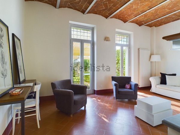 casa indipendente in vendita a Cortona