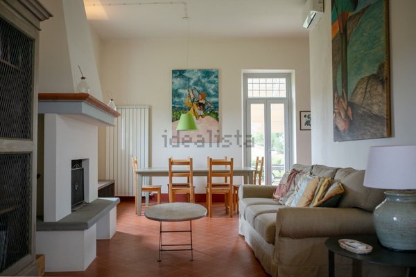 casa indipendente in vendita a Cortona